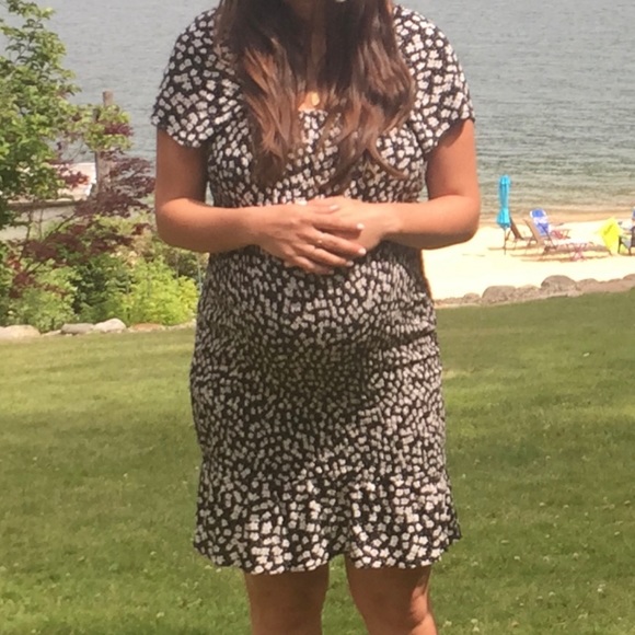 H and M Mama black and white floral smock dress. Worn once to baby shower - Picture 2 of 2